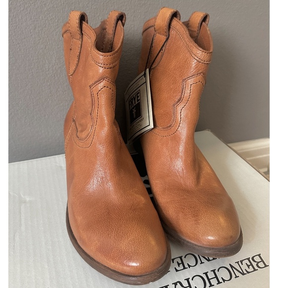 Frye Carson Shortie Cognac Ankle Boots - Worn Once for an Hour w/ Tags in Box - Picture 7 of 16